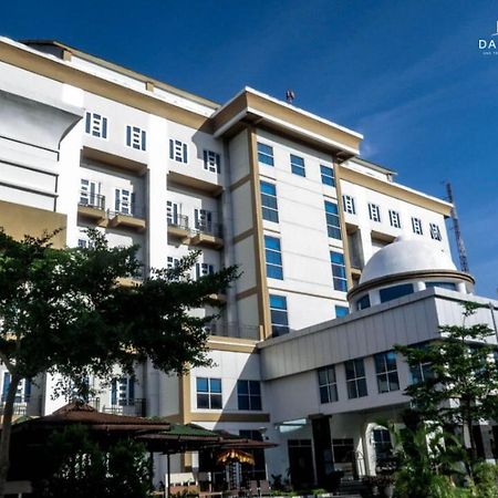 Training Centre Damhil Gorontalo Exterior photo
